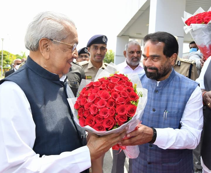 ఏపీ శాసనసభ, శాసన మండలిని ఉద్దేశించి ఏపీ గవర్నర్ బిశ్వభూషణ్ హరిచందన్ తొలిసారి నేరుగా ప్రసంగించారు. కరోనా కారణంగా 2020, 2021 బడ్జెట్ సమావేశాలు వర్చువల్ విధానంలో గవర్నర్ ప్రసంగించారు.