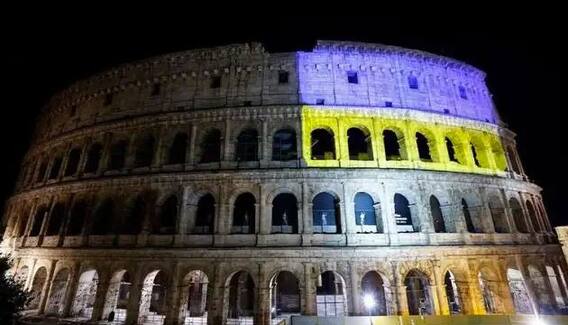 ਯੂਕਰੇਨ ਦੇ ਸਮਰਥਨ 'ਚ ਦੁਨੀਆ ਦੀਆਂ ਮਸ਼ਹੂਰ ਇਮਾਰਤਾਂ 'ਤੇ ਦਿਖਾਈ ਦਿੱਤਾ ਯੂਕਰੇਨੀ ਝੰਡਾ