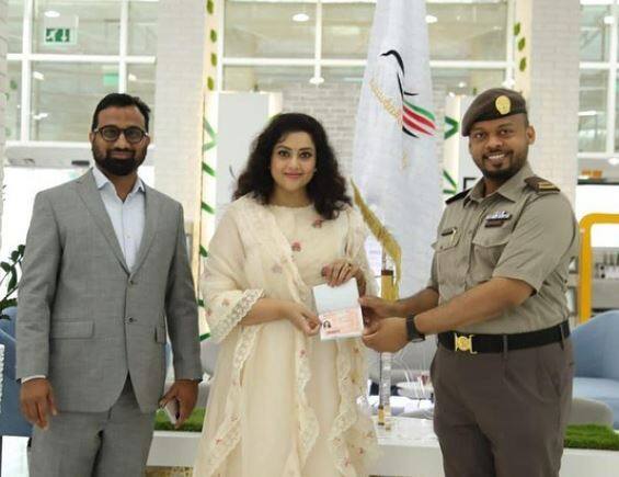 Actress Meena receives UAE coveted Golden Visa Meena :  இதுல முதல் இந்தியர் நான்தான்.. பெருமையுடன் அறிவித்த மீனா.. என்ன விஷயம்?