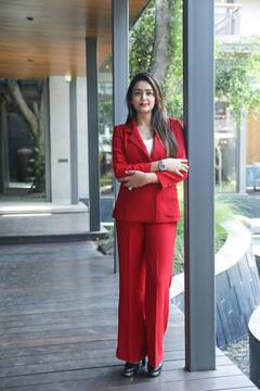 Women's Day: तीन बच्चों की मां हैं ये बला सी खूबसूरत एंटरप्रेन्योर, पति को देती हैं सक्सेस का क्रेडिट