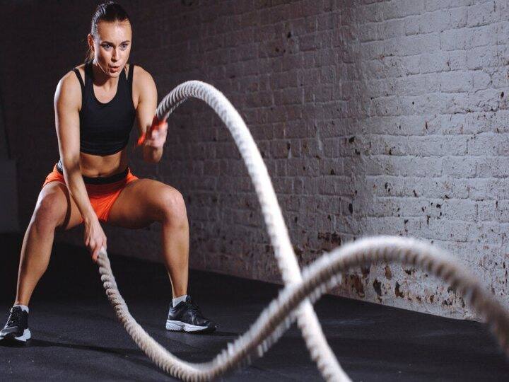 Battle Rope Workout is a favorite workout of celebrities, it changes the body shape beautifully Battle Rope Workout: సెలెబ్రిటీల ఫేవరేట్ వర్కవుట్ ఇది, బాడీ షేప్‌ అందంగా మార్చేస్తుంది