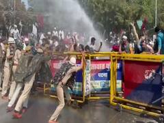 Bihar Politics: कार्यकर्ताओं पर लाठीचार्ज से भड़के पप्पू यादव, पूछा- अपराध रोकने के लिए क्यों नहीं पहुंचती इतनी पुलिस