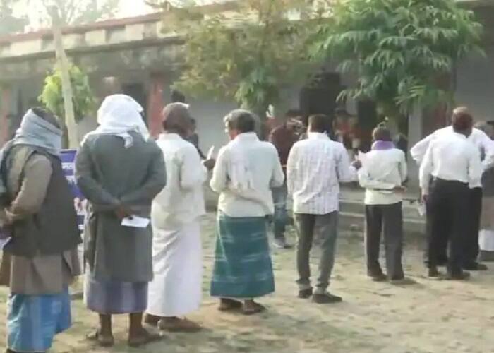 उत्तर प्रदेशमध्ये शेवटच्या सातव्या टप्प्यातील मतदान प्रक्रिया सुरु