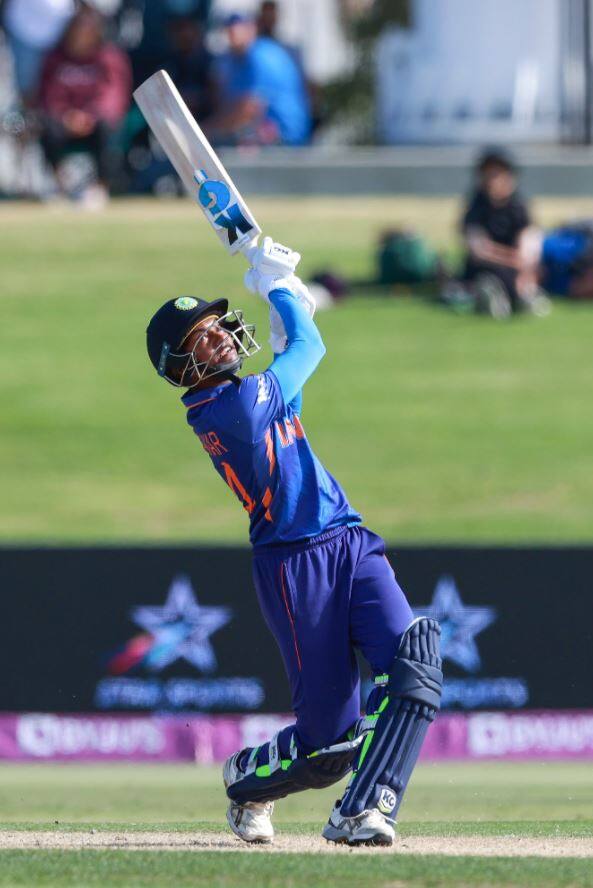 न्यूझीलंड येथे सुरु असलेल्या विश्वचषक क्रिकेट स्पर्धेतील काल पहिल्या सामन्यात भारतीय महिला संघाना पाकिस्तानच्या महिला संघाचा पराभव केला.