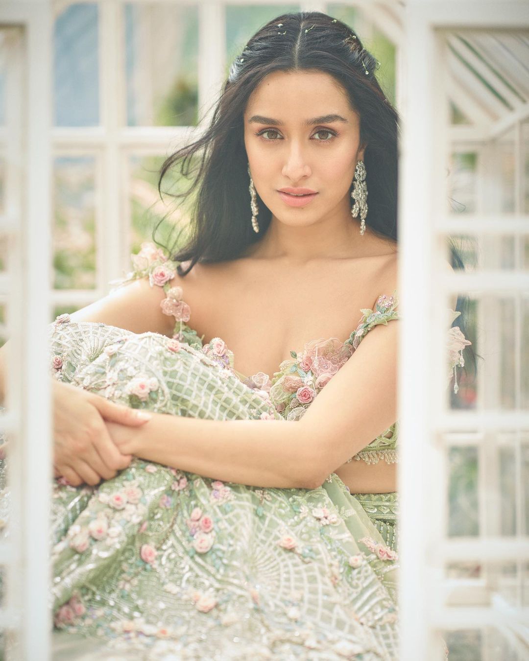 Keeping it real, feat short hairdo gal Shraddha Kapoor | Times of India