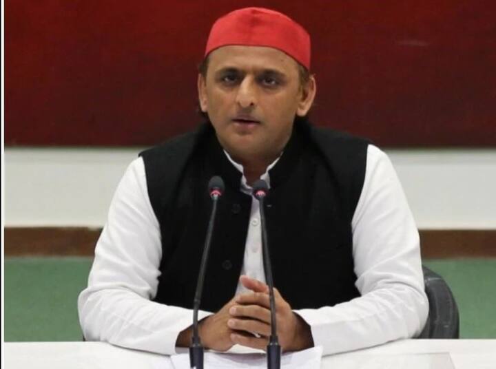 आंकड़ों के मुताबिक, यूपी में पहले चरण में बीजेपी को 28-32 सीटें, कांग्रेस को 22-28 सीटें, बीएसपी को 2-4 सीटें, समाजवादी पार्टी को 23-27 सीटें आ सकती हैं. यानी समाजवादी पार्टी का हाल बिगड़ा हुआ लग रहा है