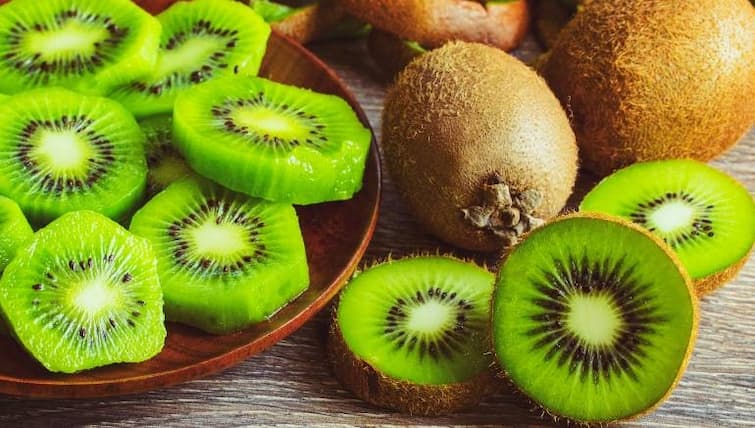 Benefits Of Kiwi Health Benefits Of Kiwi: રોજ એક કિવિનું કરો  સેવન, આ બીમારીમાં છે ઔષધ સમાન,  થાય છે અદભૂત ફાયદા