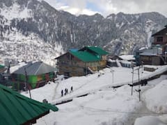 Jammu-Kashmir Weather Forecast: जम्मू में निकलेगी धूप तो कश्मीर में छाए रहेंगे बादल, जानें- आगे कैसा रहेगा मौसम
