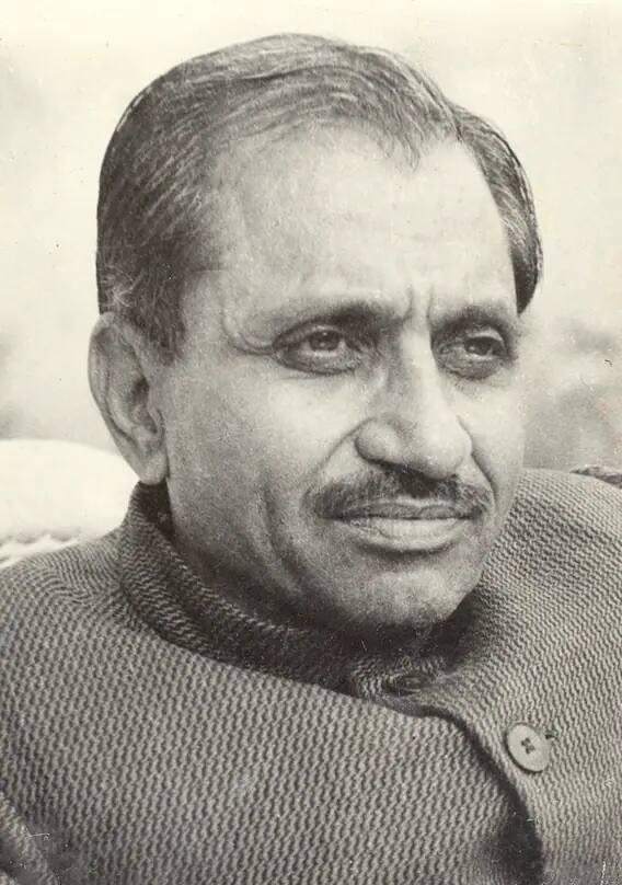 जनसंघाचे नेते पंडित दीन दयाल उपाध्याय यांच्या मृत्यूबाबत अनेक दावे केले जातात. मुगलसरायजवळ रेल्वे प्रवास करताना त्यांचा संशयास्पद मृत्यू झाला. त्यांच्या मृत्यूबाबत आजही अनेक दावे-प्रतिदावे केले जातात.