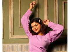 PHOTO: गुलाबी रंगात स्नेहा वाघचा मधाळ अंदाज!