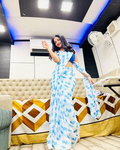 Ananya Nagalla: చీరలోనూ అందమైన ఎక్స్‌పోజింగ్ అనన్య నాగళ్లకే సొంతం