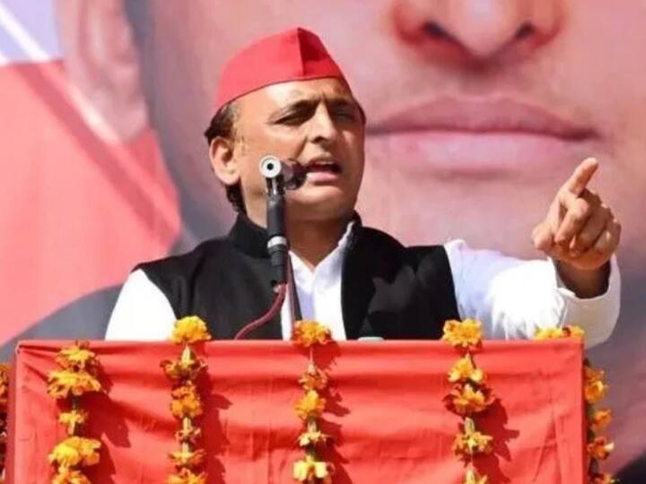 एबीपी न्यूज़ और सी वोटर के एग्जिट पोल के आंकड़ों के मुताबिक चौथे चरण में बीजेपी को 41 से 45 सीटें, समाजवादी पार्टी को 12 से 16 सीटें,