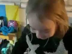 Watch: कीव के बम शेल्टर में बच्ची ने गाया जोश बढ़ाने वाला गाना तो इमोशनल हुए लोग, देखें वीडियो 