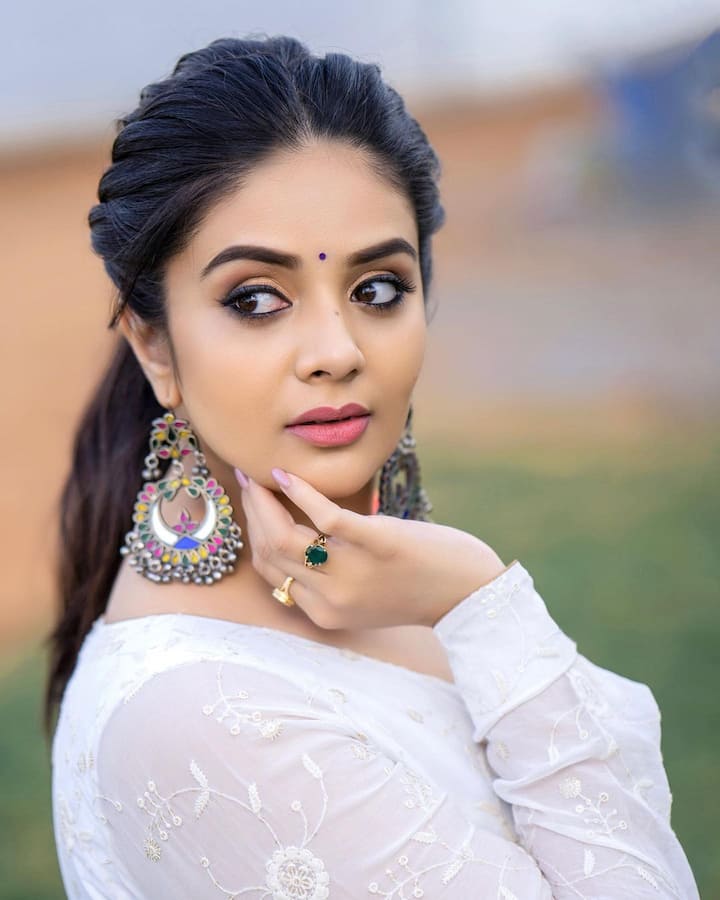 శ్రీముఖి ఫోటోలు -Image credit: Sreemukhi/Instagram