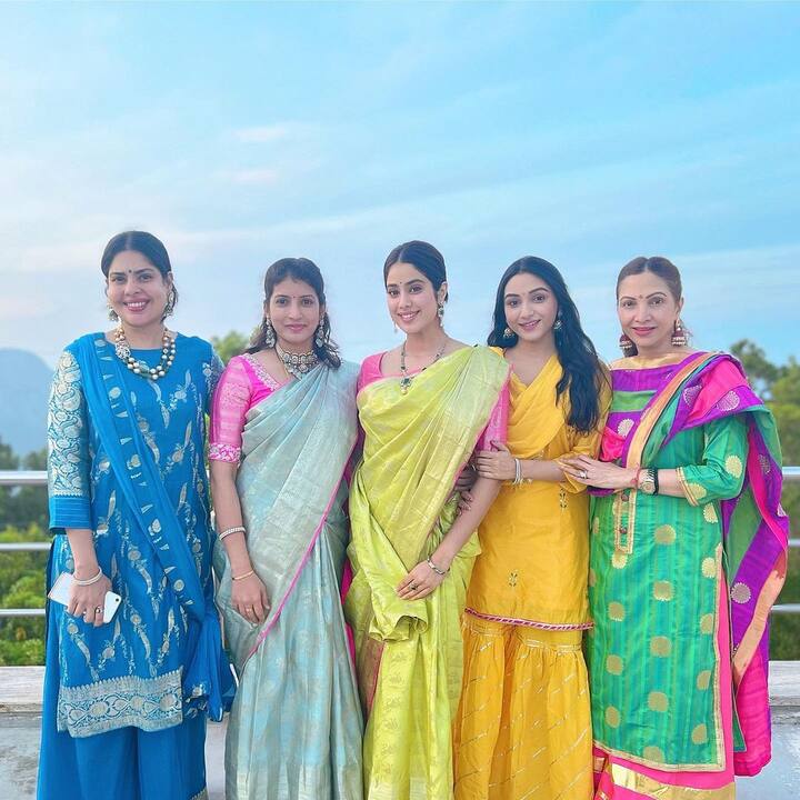 ज्यामध्ये जान्हवी पारंपारिक अवतारात दिसत आहे. (photo:janhvikapoor/ig)