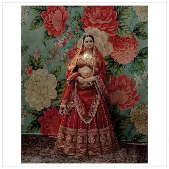 આ મૉડેલે ખૂબ જ આત્મવિશ્વાસ સાથે તેની બોડીની નેચરલ બ્યુટીની ફ્લોન્ટ કરી છે.
