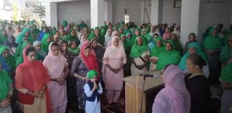 BKU Ekta Dakonda Convention on the occasion of International Women's Day, Women farmers participated ਕੌਮਾਂਤਰੀ ਇਸਤਰੀ ਦਿਵਸ ਮੌਕੇ BKU ਏਕਤਾ ਡਕੌਂਦਾ ਦੀ ਕਨਵੈਨਸ਼ਨ ,ਸੈਂਕੜੇ ਕਿਸਾਨ ਔਰਤਾਂ ਨੇ ਕੀਤੀ ਸ਼ਮੂਲੀਅਤ