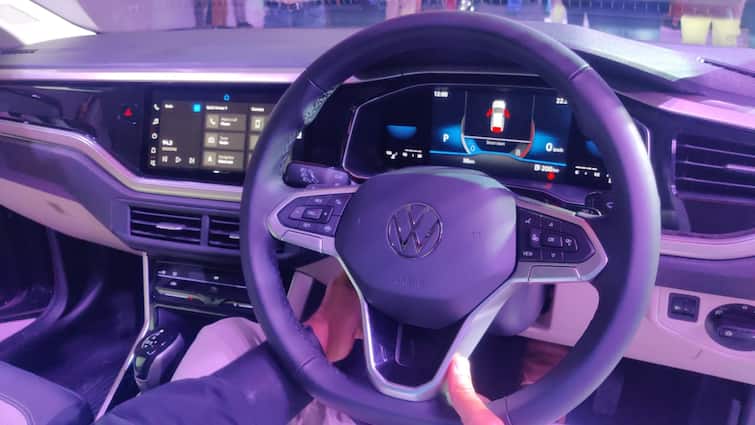 Volkswagen Virtus sedan revealed પાવરફૂલ એન્જિન અને લક્ઝરી ઈન્ટીરિયર સાથે કેવી દેખાય છે Volkswagen Virtus સેડાન કાર ?