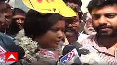 Minakshi Mukherjee: জেল থেকে DYFI নেত্রী মীনাক্ষী মুখোপাধ্যায়ের ছাড়া পাওয়ার পরই পুলিশের সঙ্গে গন্ডগোল বাম ছাত্র নেতাদের । Bangla News