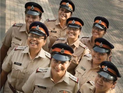Mumbai Police Commissioner Sanjay Pandey announces 8-hour duty for women cops from today मुंबई पोलीस दलातील महिला कर्मचाऱ्यांना आठ तासांची ड्युटी, महिला दिनी पोलीस आयुक्तांचं गिफ्ट