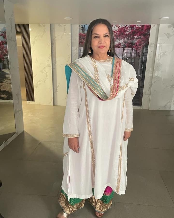 शबाना आजमी ने 1988 में ही हॉलीवुड मूवी Madame Sousatzka में काम किया था. जिसके बाद वो 1992 में भी हॉलीवुड प्रोजेक्ट में नजर आई थीं.