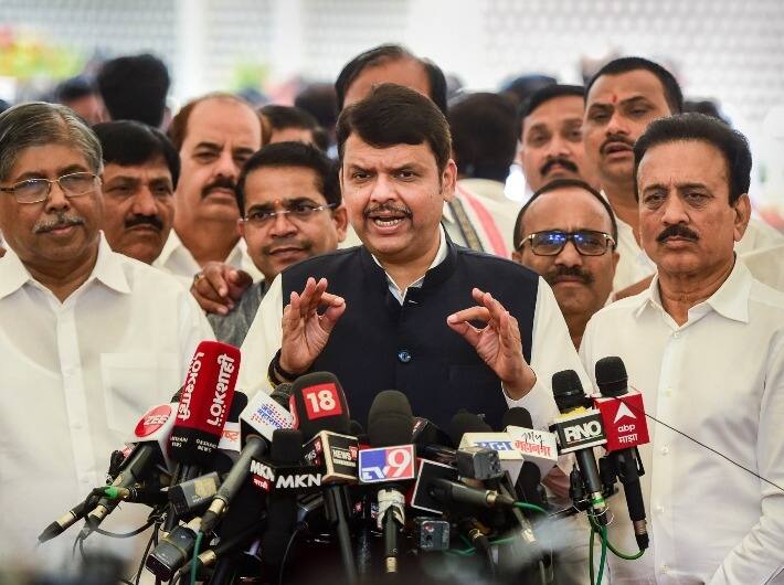 Maharashtra Politics BJP Devendra Fadnavis Sting operation claim in Assembly allegation on MVA govt ann महाराष्ट्र के पूर्व सीएम देवेंद्र फडणवीस का विधानसभा में बड़ा दावा, स्टिंग ऑपरेशन से मची हलचल