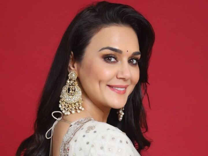 जब 12 साल की उम्र में क्लब जाने के लिए प्रीति ज़िंटा ने किया था कुछ ऐसा कि सातवें आसमान पर पहुंच गया था मां का गुस्सा!