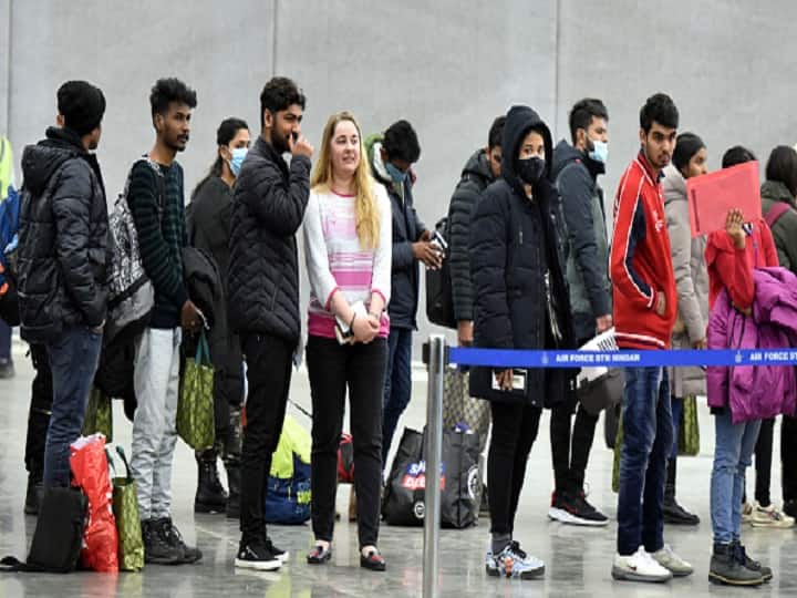 Ukraine Invasion: 694 Indian Students Stranded In Sumy Have Left For Poltava In Buses, Says Hardeep Puri Ukraine Invasion: All 694 Indian Students Stranded In Sumy Moved Out, Says MEA