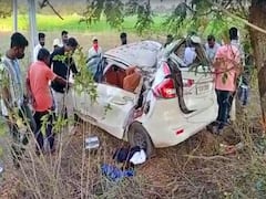 Huzurabad Car Accident: హుజూరాబాద్ లో ఘోర రోడ్డు ప్రమాదం, అదుపుతప్పి బోల్తా కొట్టిన కారు, ఇద్దరు మృతి