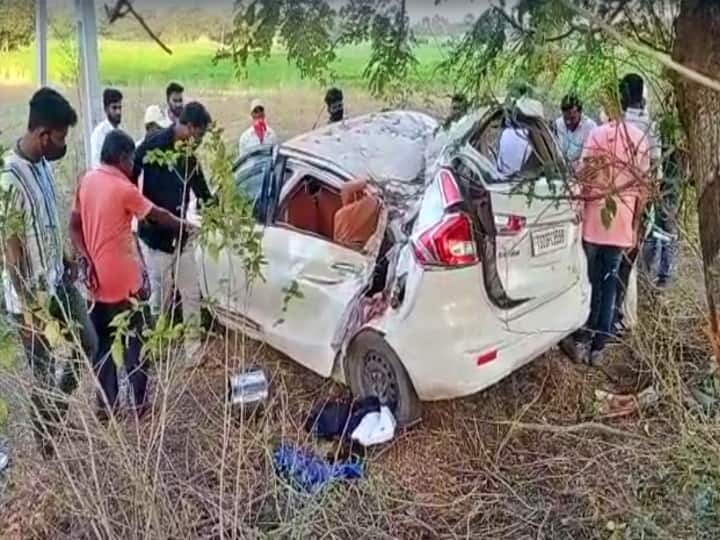 Karimnagar Huzurabad Car accident two died four injured Huzurabad Car Accident: హుజూరాబాద్ లో ఘోర రోడ్డు ప్రమాదం, అదుపుతప్పి బోల్తా కొట్టిన కారు, ఇద్దరు మృతి