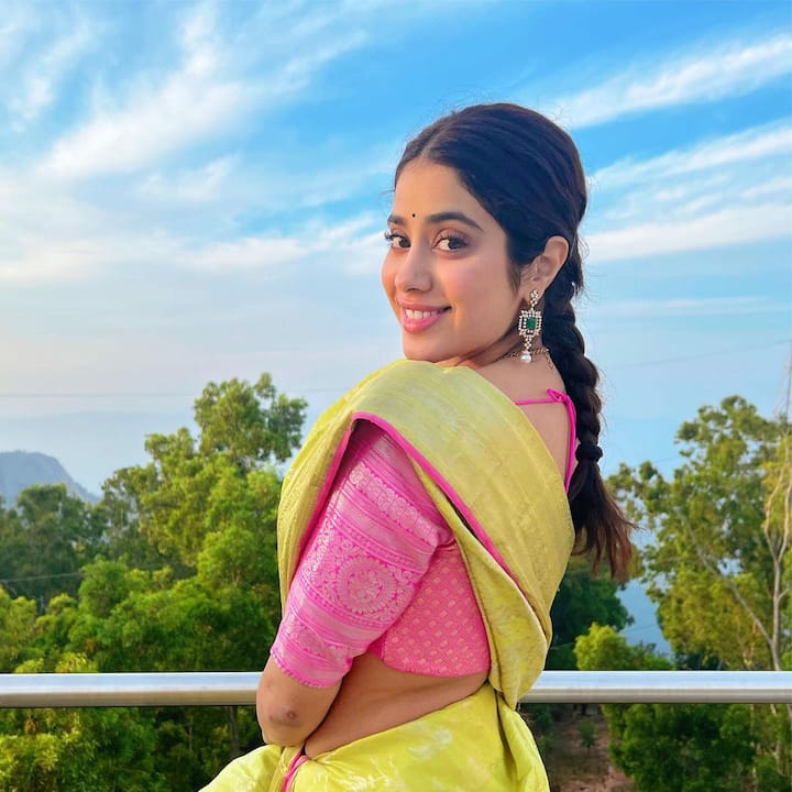 आपल्या वाढदिवसाच्या सेलिब्रेशनचे फोटो तिने सोशल मीडियावर शेअर केले आहेत. (photo:janhvikapoor/ig)
