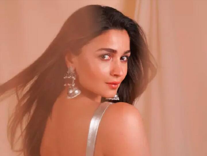 Alia Bhatt opens up on taking therapy during the lockdown, having body image issues & more Alia bhatt: “தெரியாம செஞ்சிட்டேன்.. உங்களுக்கும் வேண்டாம்”  - உடல் ஸ்ட்ரக்சர் குறித்து அலியா பட்