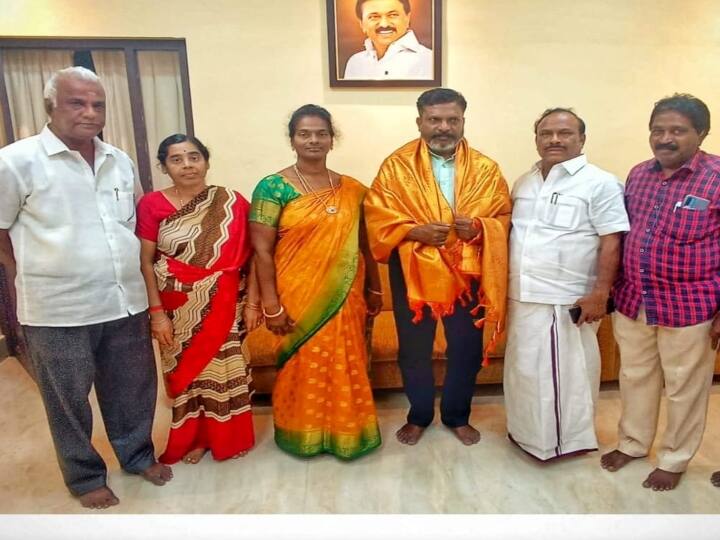 Local body elections: The next twist in Nellikuppam municipality - DMK deputy chairman resigns after Vizika was allotted chairmanship பதவியை ராஜினாமா செய்ய நெல்லிக்குப்பம் சேர்மேன் மறுப்பு - துணைத்தலைவர் பதவி விலகினார்