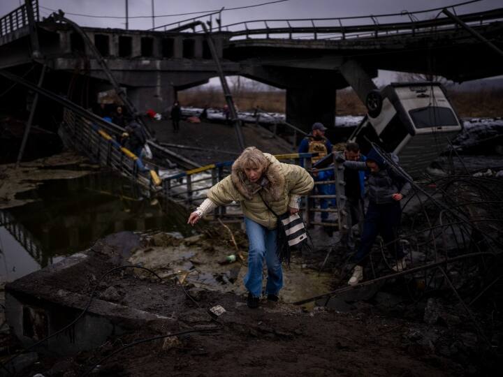 Russia Ukraine war alone has caused at least $ 10 billion in damage to infrastructure says ukraine minister Russia Ukraine War: यूक्रेन में भयंकर तबाही, रूस के हमले में अब तक 10 बिलियन डॉलर का इन्फ्रास्ट्रक्चर जमींदोज