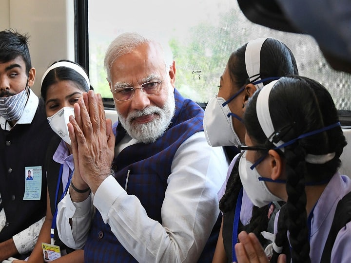 'India Is Promoting Bigger Roles For Females': PM Addresses Women Saints In Gujarat's Kutch 'India Is Promoting Bigger Roles For Females': PM Addresses Women Saints In Gujarat's Kutch