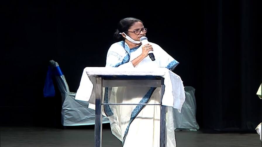 ममता बनर्जी का बीजेपी पर बड़ा हमला, बताया- दंगाई और भ्रष्ट पार्टी, 2024 में सत्ता से हटाने का किया दावा Wesr bengal CM Mamta Banerjee attack on BJP says riotous and corrupt party claimed to removed from power in 2024 ममता बनर्जी का बीजेपी पर बड़ा हमला, बताया- दंगाई और भ्रष्ट पार्टी, 2024 में सत्ता से हटाने का किया दावा