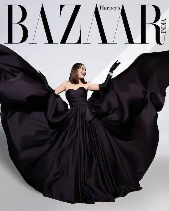 Harper's Bazaarच्या मुखपृष्ठावरचा तिचा फोटो अधिक आकर्षक दिसत आहे.