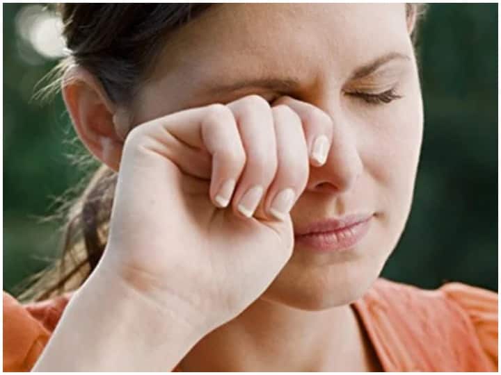 Health Tips, Follow these Home Remedies to get rid of Itchy Eyes, Eye Care Tips आंखो की खुजली से हैं परेशान? अपनाएं ये घरेलू उपाय