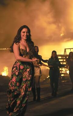 Tamannaah Song: அழகு பதுமையாக தமன்னா! பாட்ஷா பாடலில் அசத்தல் நடனம்!!