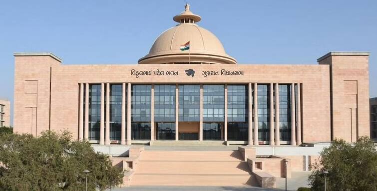 The current session of the Gujarat  Assembly will be adjourned for one day due to the arrival of PM Modi and various govt programs GANDHINAGAR : પીએમ મોદીના આગમન અને વિવિધ સરકારી કાર્યક્રમોને કારણે ગુજરાત વિધાનસભાનું ચાલુ સત્ર એક દિવસ મોકૂફ રહેશે