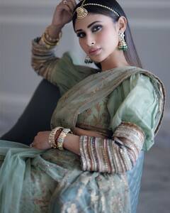 ਸਾੜ੍ਹੀ 'ਚ ਨਜ਼ਰ ਆਇਆ ਮੌਨੀ ਰਾਏ ਦਾ ਗਲੈਮਰਸ ਲੁੱਕ, ਕੁਰਸੀ 'ਤੇ ਬੈਠ ਕੇ ਕਰਵਾਇਆ ਅਜਿਹਾ ਫੋਟੋਸ਼ੂਟ