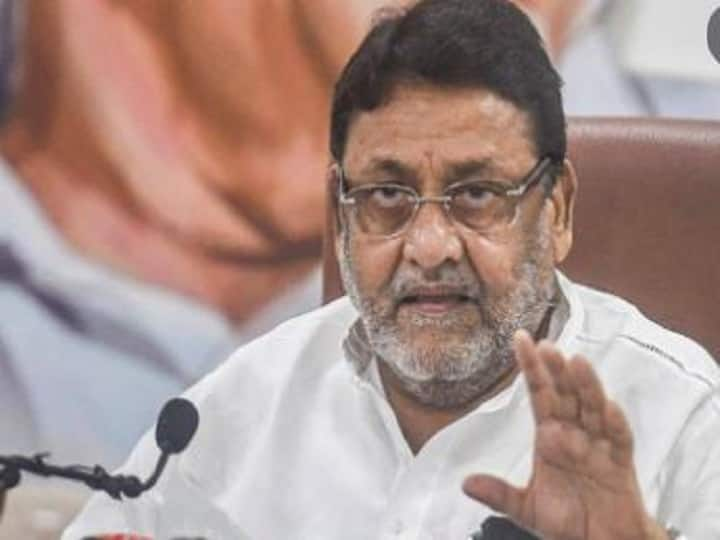 SC rejects bail plea of Maharashtra Minister Nawab Malik in money laundering case Marathi News नवाब मलिकांना दुहेरी दणका, ईडीविरोधातील याचिका सर्वोच्च न्यायालयानं फेटाळली, तर 6 मेपर्यंत न्यायालयीन कोठडी