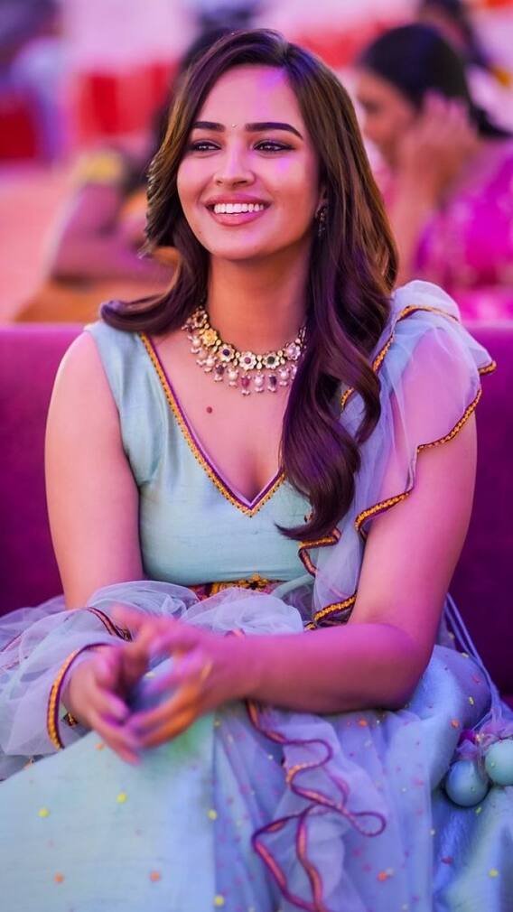 సాఫ్ట్ వేర్ జాబ్ వదిలి, సినిమాల్లోకి - పూజిత పొన్నాడ కథే వేరబ్బా!