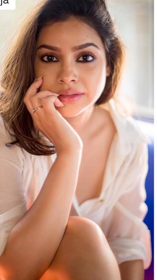 रियल लाइफ में बेहद स्टाइलिश हैं Sumona Chakravarti