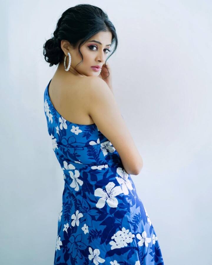 என்னை போலே பெண் குழந்தை உன்னை போல் ஒரு ஆண் குழந்தை