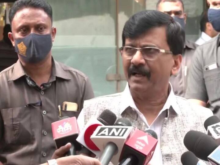 Sanjay Raut said on the allegations of Devendra Fadnavis, 'the image of the state police is tarnished by his statements' Maharashtra: देवेंद्र फडणवीस के आरोपों पर बोले संजय राउत, 'अपने बयानों से कर रहे राज्य के पुलिस की छवि खराब'