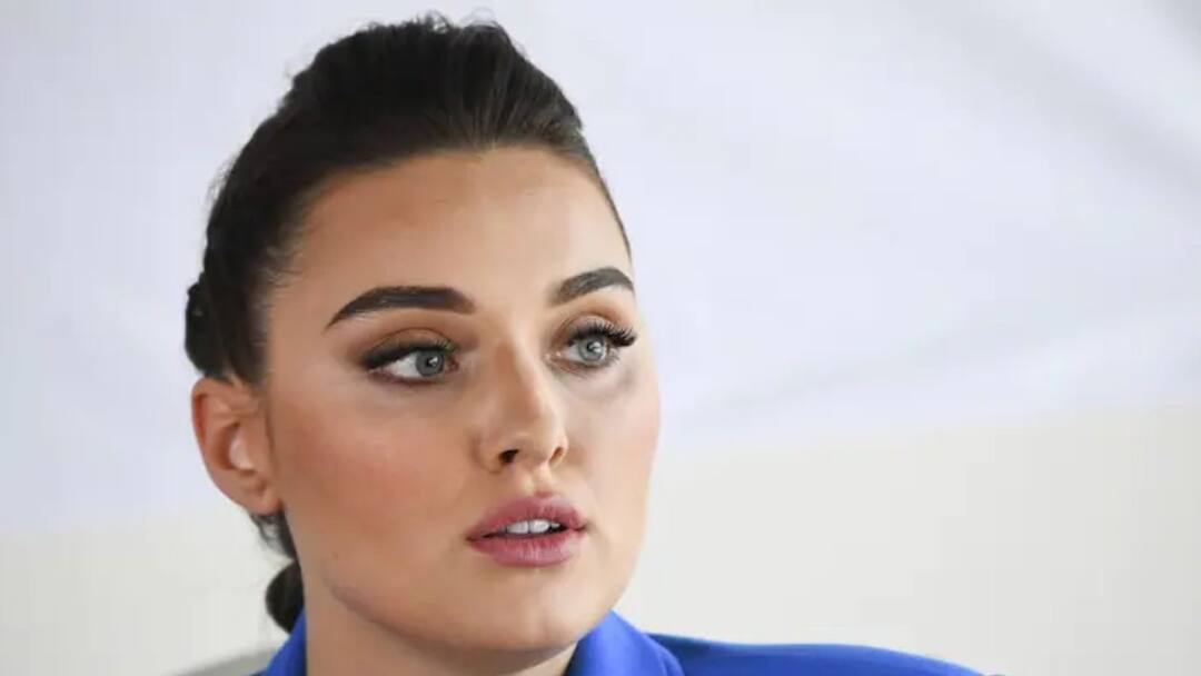 Ukraine Russia War:former miss ukraine describes escape from kyiv with her 7 yr old son Ukraine Russia War: চতুর্দিকে বিস্ফোরণ, সাইরেনের  শব্দ, দেশ ছেড়ে পালিয়ে আসার মর্মান্তিক অভিজ্ঞতা জানালেন প্রাক্তন মিস ইউক্রেন