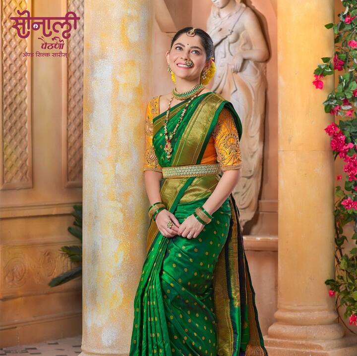 फोटो शेअर करताच तिच्या या फोटोंना हजारो लाईक्स मिळाले आहेत.  (photo: sonalee18588/ig)
