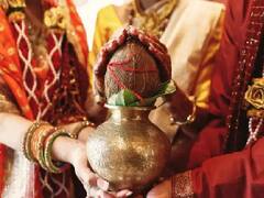 शादी करने पर आपको मिल सकता है 2.5 लाख का लाभ, केवल पूरी करनी होगी एक शर्त!