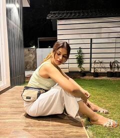 Shraddha Das Photos: నో మేకప్ లుక్‌లో శ్రద్ధా, అయినా బావుంది